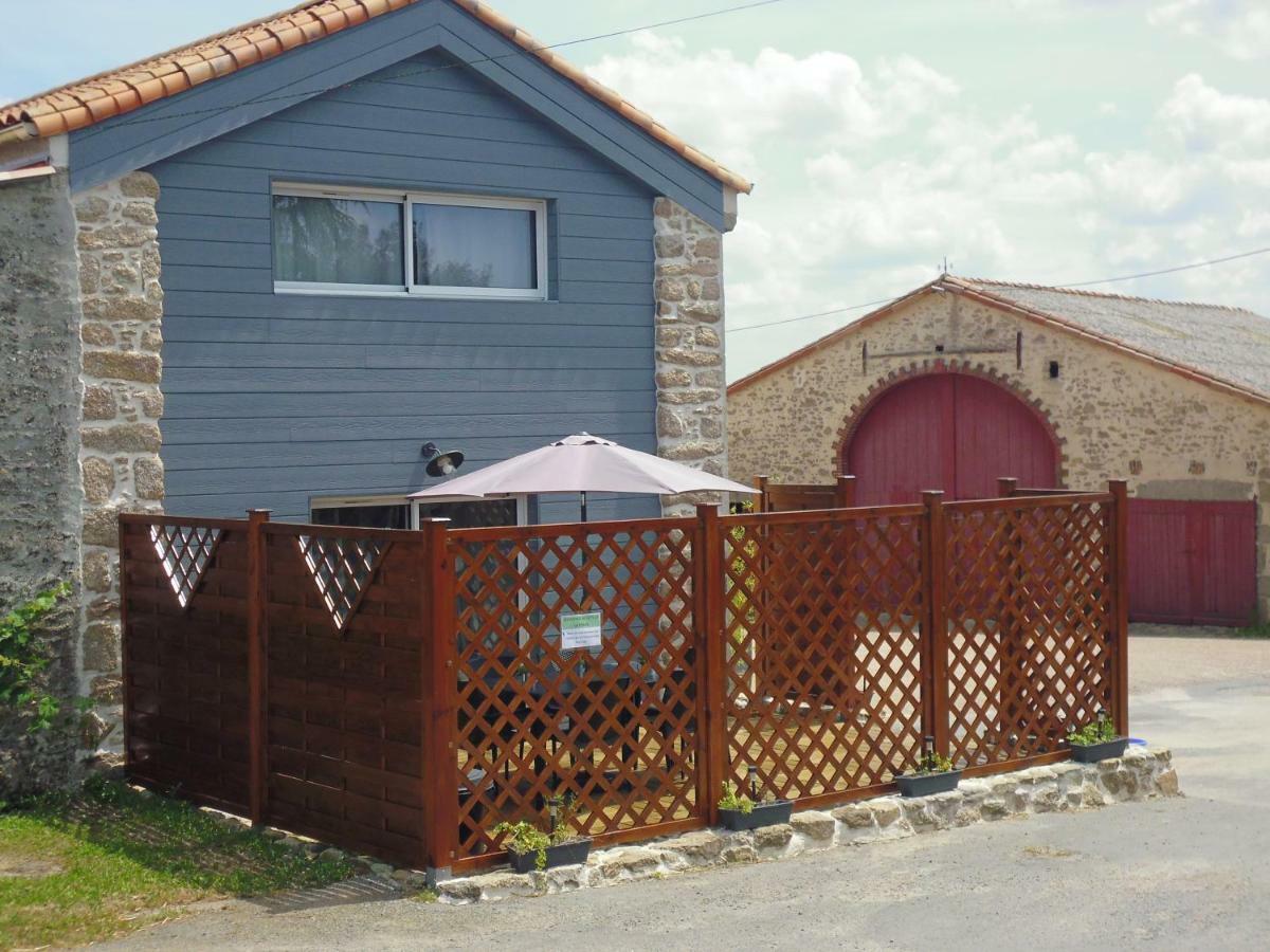 Gite La Peraie - Le Chene Treize-Vents Exterior photo